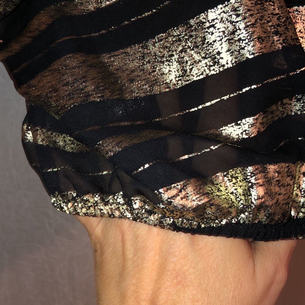 BCX S Batwing Cold Shoulder Crew Neck Metallic Black Gold Horizontal Stripe - Picture 5 of 10